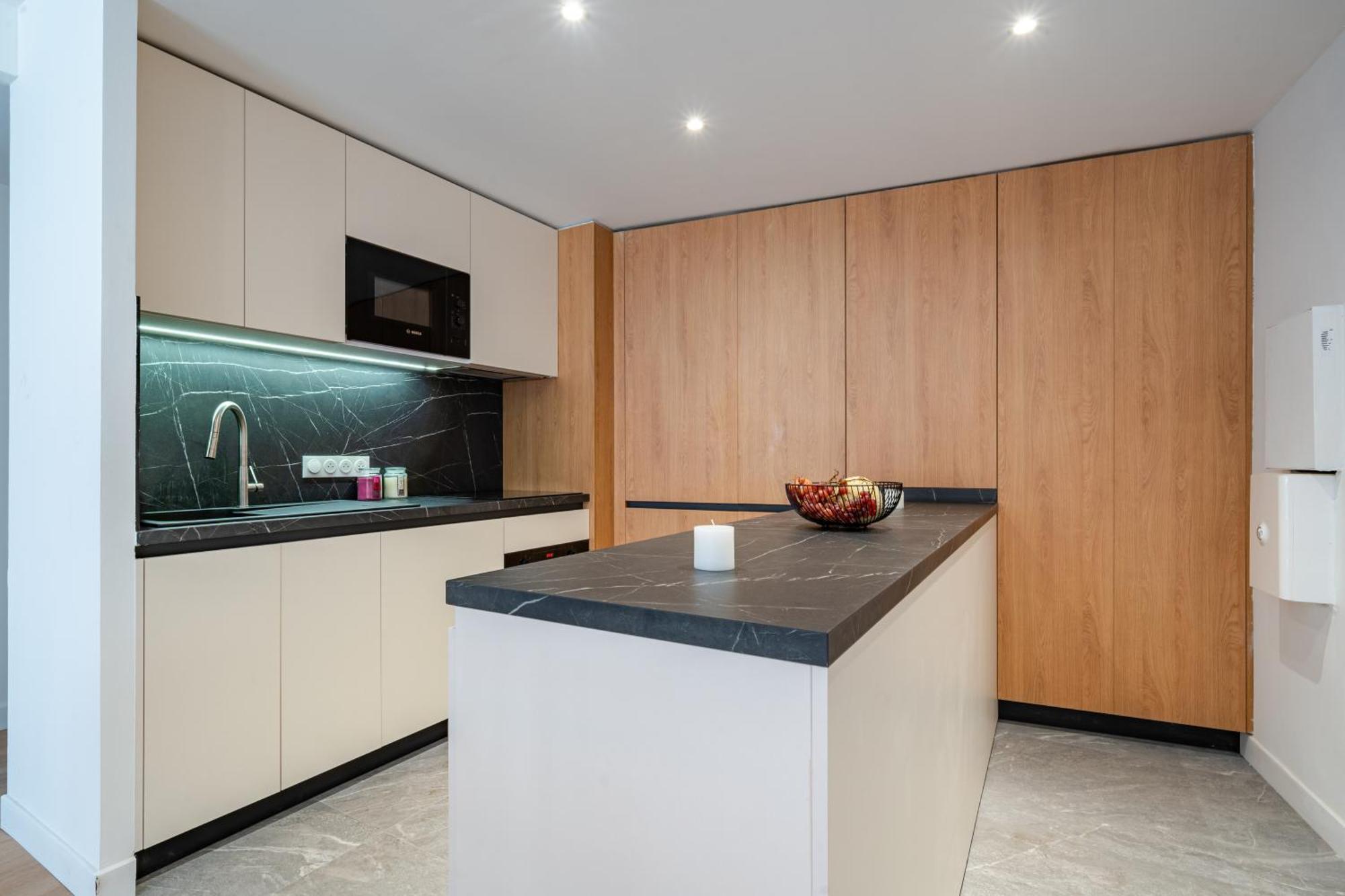 Near Old Town And Apartment Fully Renovated Ницца Экстерьер фото