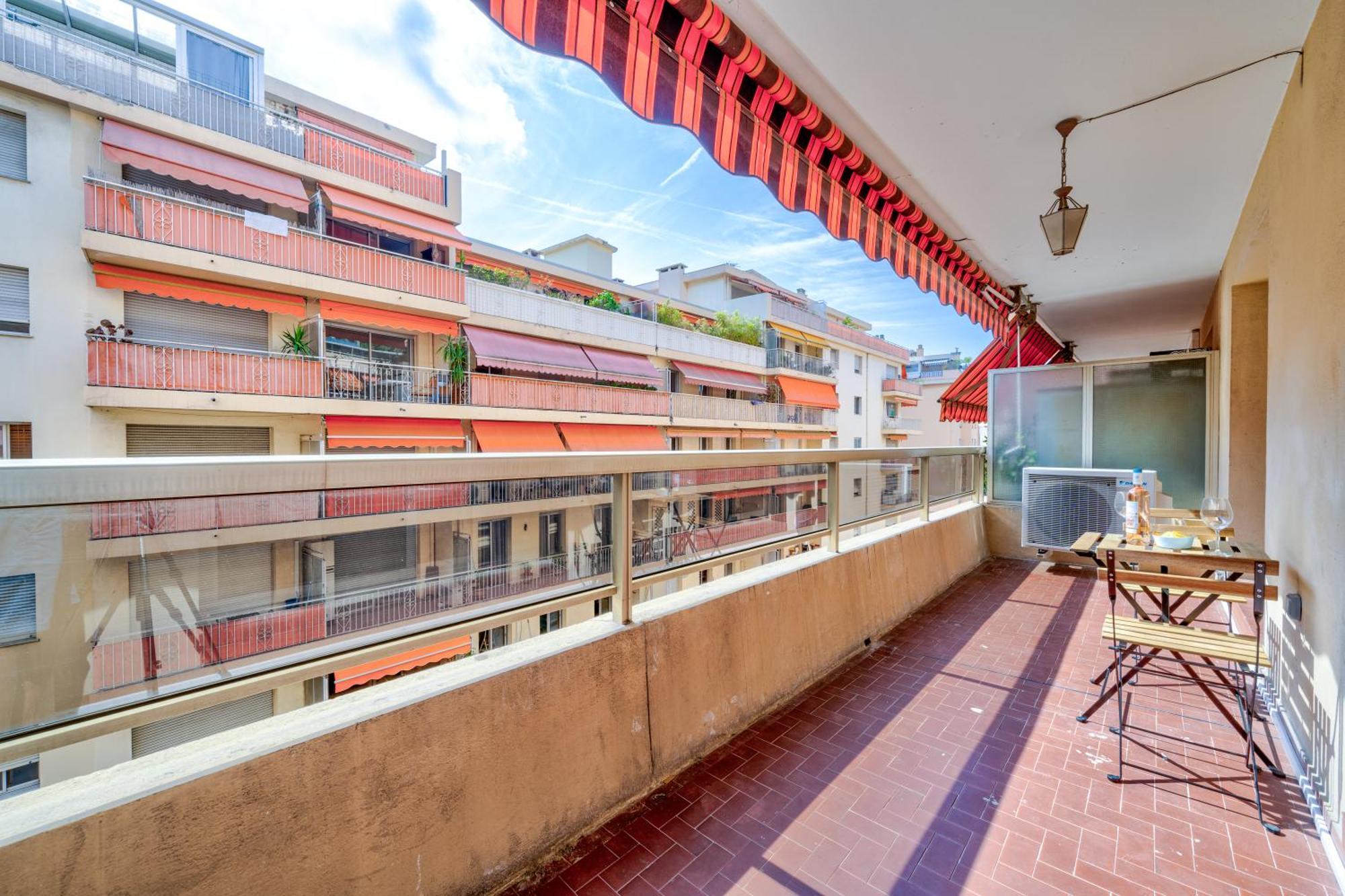Near Old Town And Apartment Fully Renovated Ницца Экстерьер фото